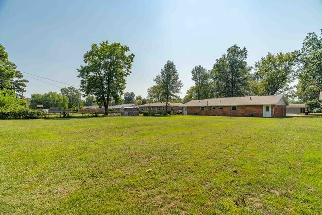 Building Photo - Minutes from Downtown Emma!!! Cozy 2 bedro...