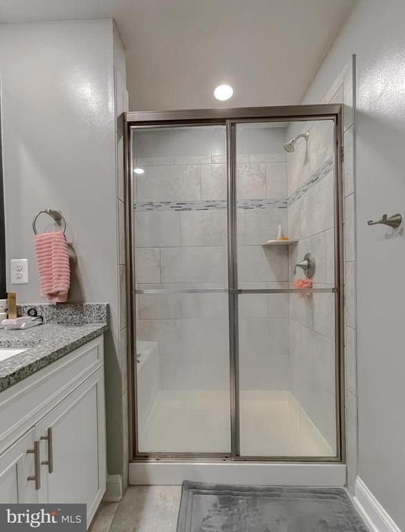 Building Photo - 23810 Myrtle Glen Way