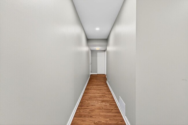 Building Photo - 1151 W Washington Blvd