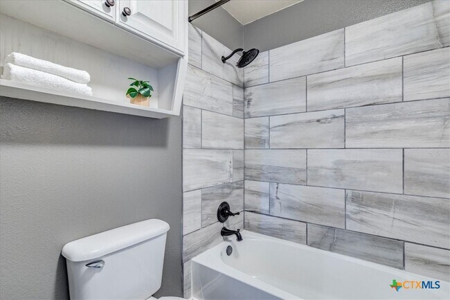 Building Photo - 8301 Brewer Ln