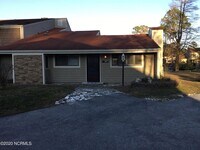 Building Photo - Waterfront Townhome