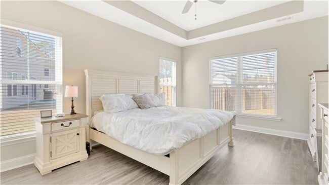 Building Photo - 170 Whitaker Way N