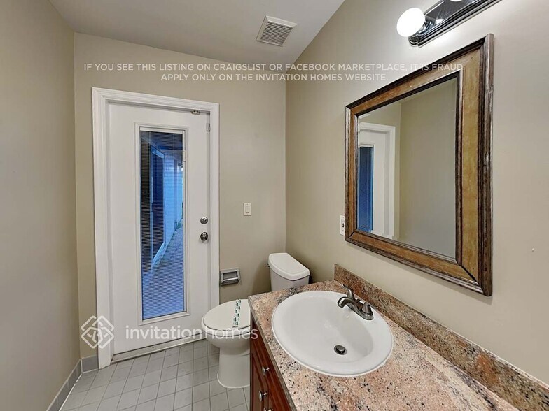 Building Photo - 5529 NW 62nd Ave