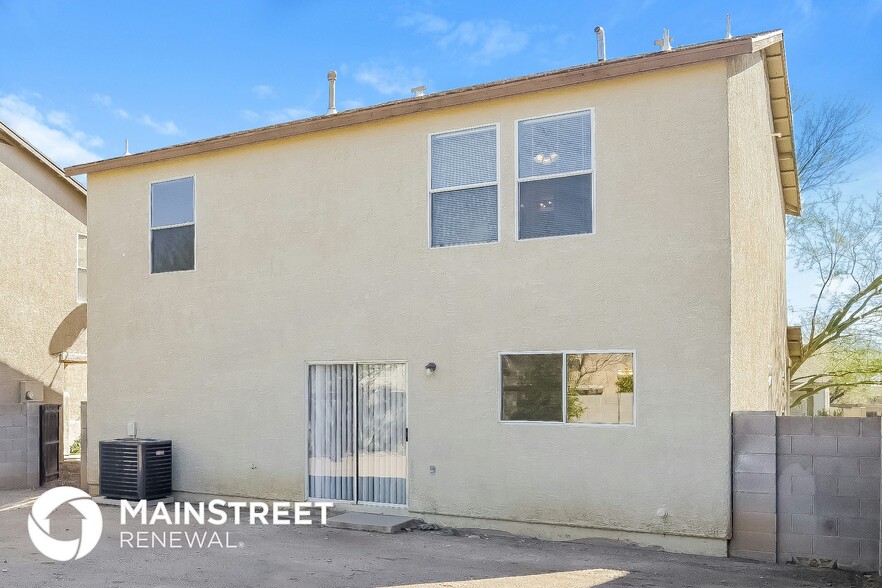 Building Photo - 1517 E Wedwick St