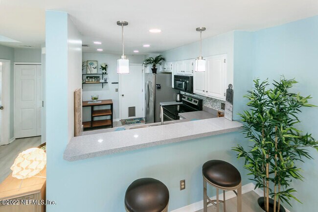 Building Photo - 127 Sand Castle Way