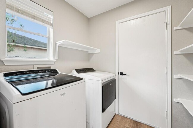 Building Photo - 429 Atlantis