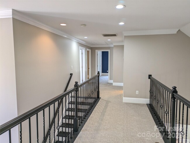 Building Photo - 364 Chuckwood Rd
