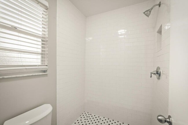 Building Photo - 218 Stoneridge Ct