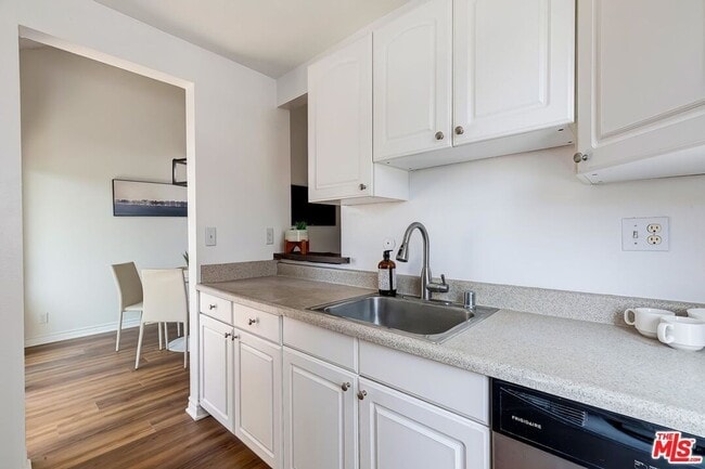Building Photo - 6306 Summertime Ln