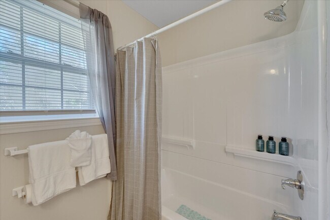 Building Photo - 4219 Neal Rd