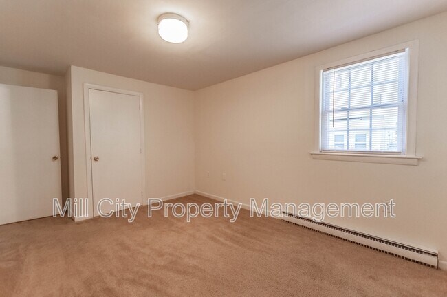 Building Photo - 20-22 Mitchell Street - 22B