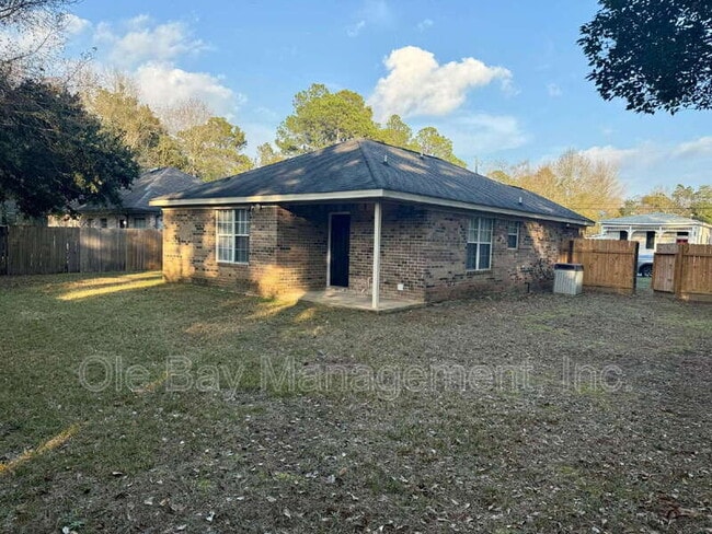 Building Photo - 3424 Fairfield Rd