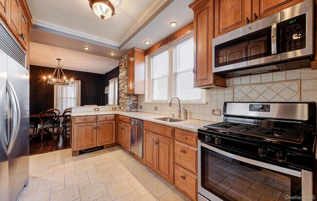 Building Photo - 256 Nassau Rd