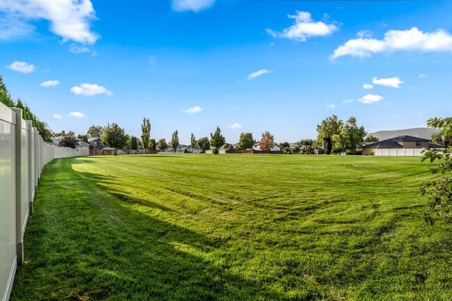 Building Photo - Beautifully done 3 bed 3 bath home in Greenacres/liberty lake area