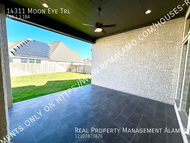 Building Photo - AVAILABLE NOW! Lovely 4 Bedroom / 3.5 Bath...