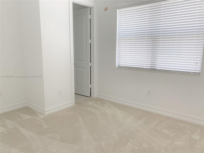 Building Photo - 11717 SW 13th Ct