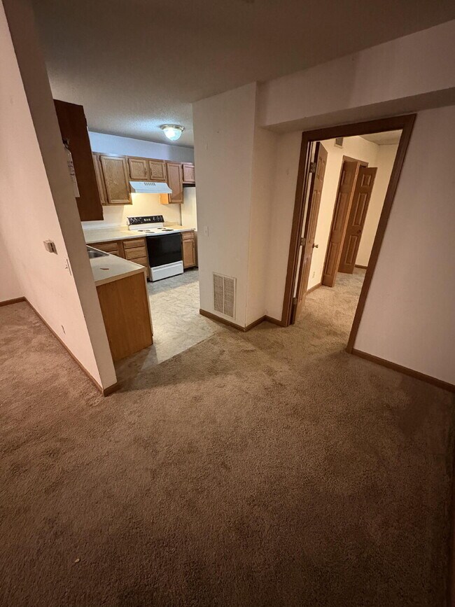 Building Photo - 2 Bed 2 Full Bath for Lease!