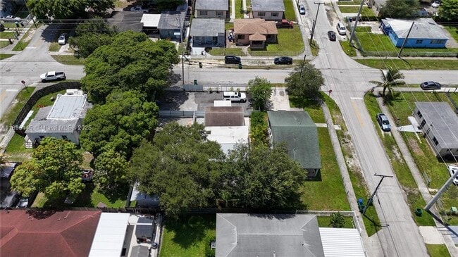 Building Photo - 5725 NW 24th Ave