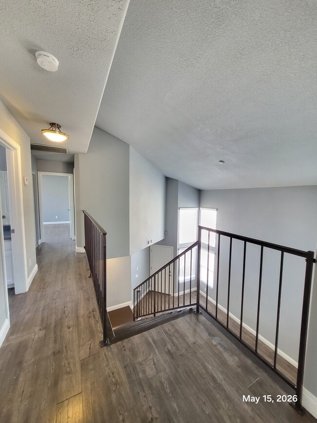Building Photo - 528 S Tomsik St