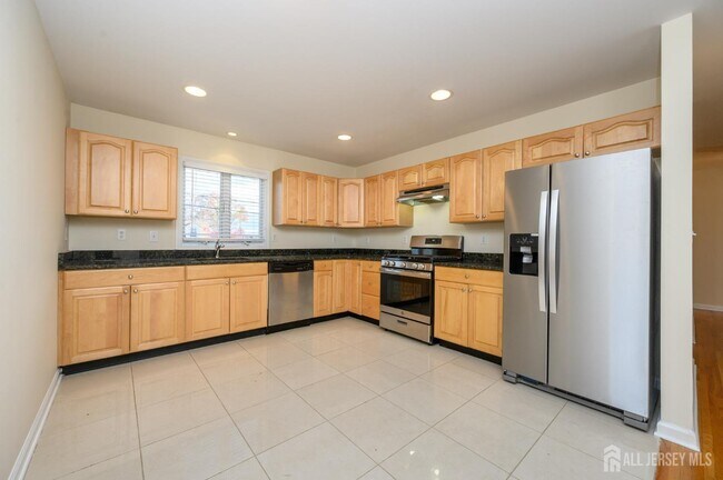 Building Photo - 601 St Marks St