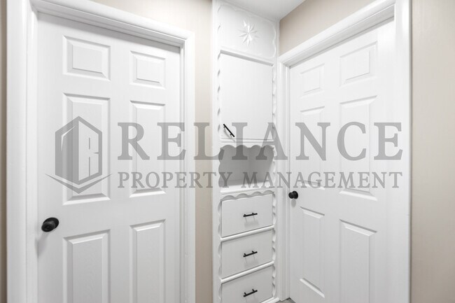 Building Photo - 416 Alexander Dr