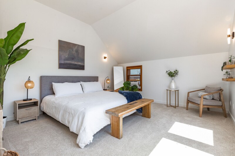 Building Photo - 2026 Fairview Ave E