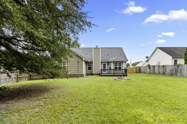 Building Photo - Purple Door Home in Raeford