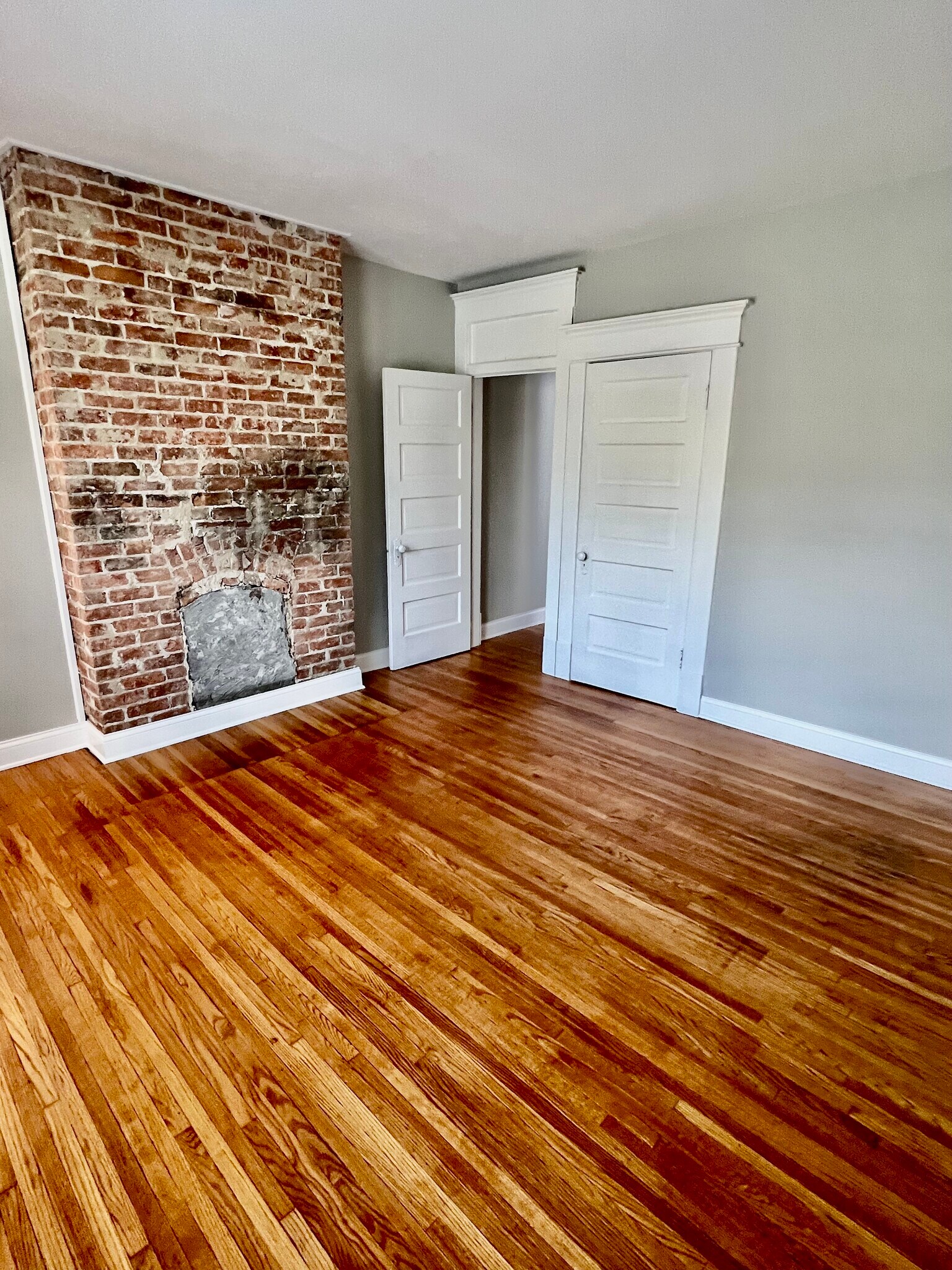 Building Photo - 739 Wilson Ave