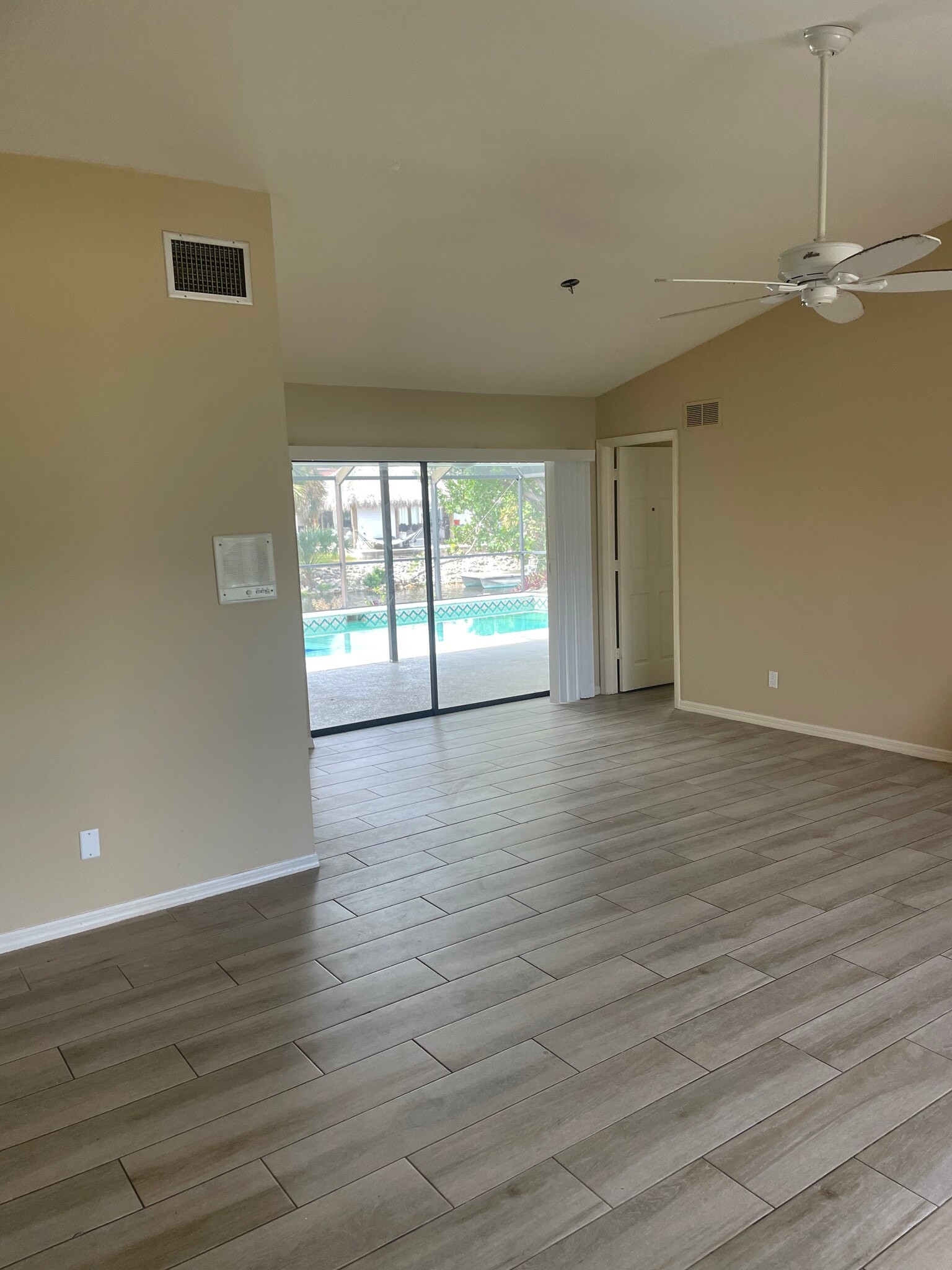 Building Photo - 2584 Longboat Dr