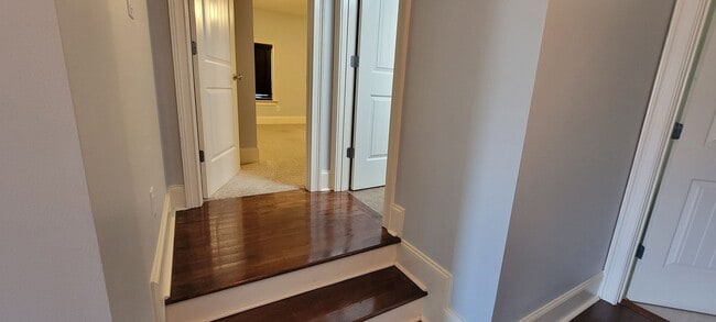 Building Photo - Stunning 4-Bedroom, 3.5-bath Home in the P...