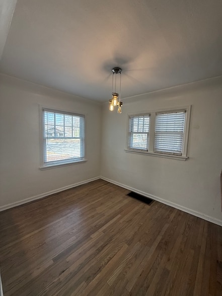 Building Photo - 917 W Magnolia St