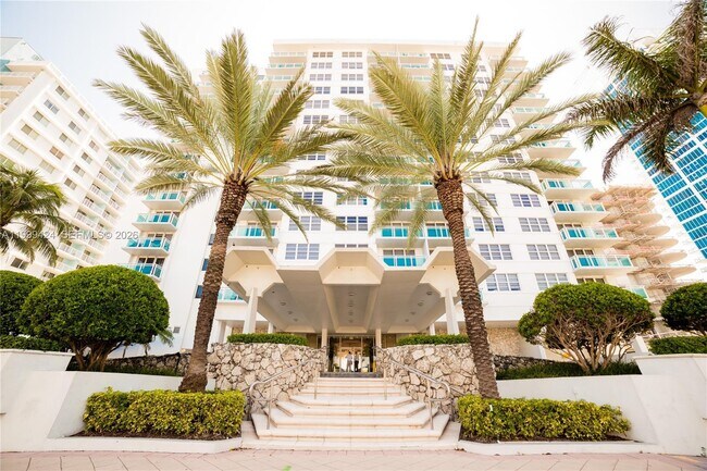 Building Photo - 6917 Collins Ave