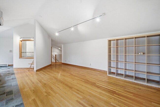 Building Photo - 1108 New Britain Ave