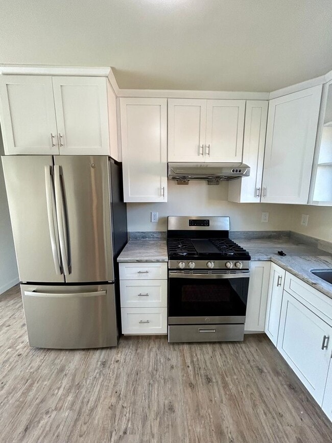 Building Photo - Completely Updated Irvington House!