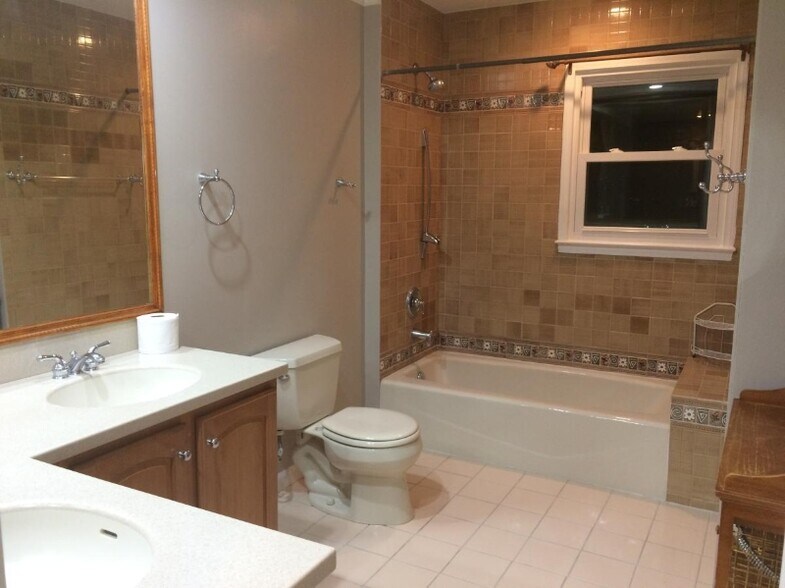 Building Photo - 10316 Georgetown Pike