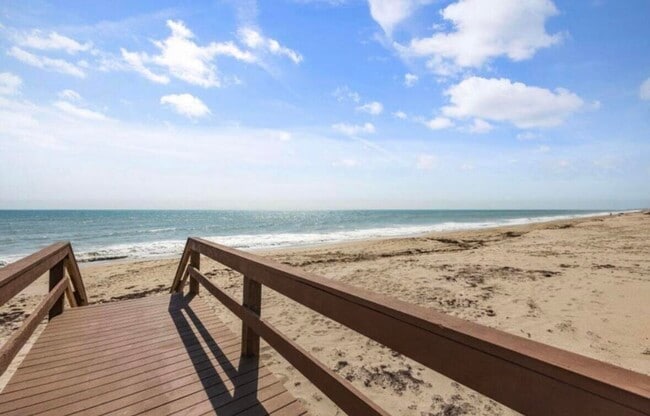 Building Photo - 9400 S Ocean Dr