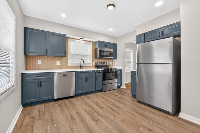 Building Photo - 1136 Pauline Ave