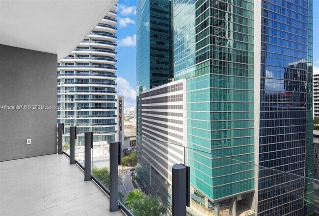 Building Photo - 300 Biscayne Blvd Way
