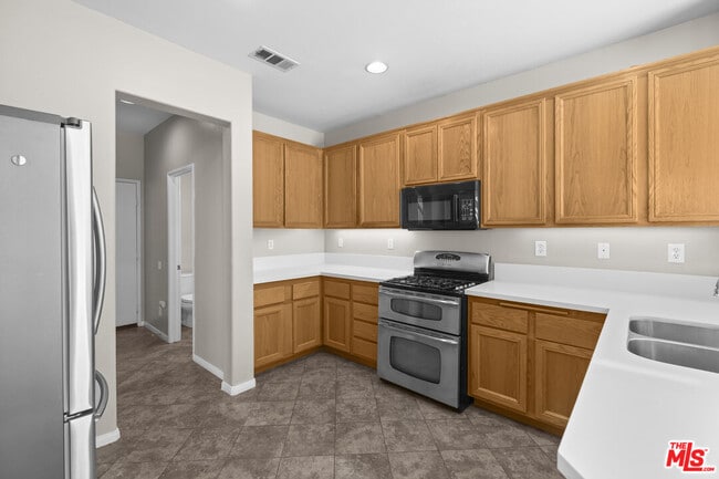 Building Photo - 30319 Cedar Oak Ln