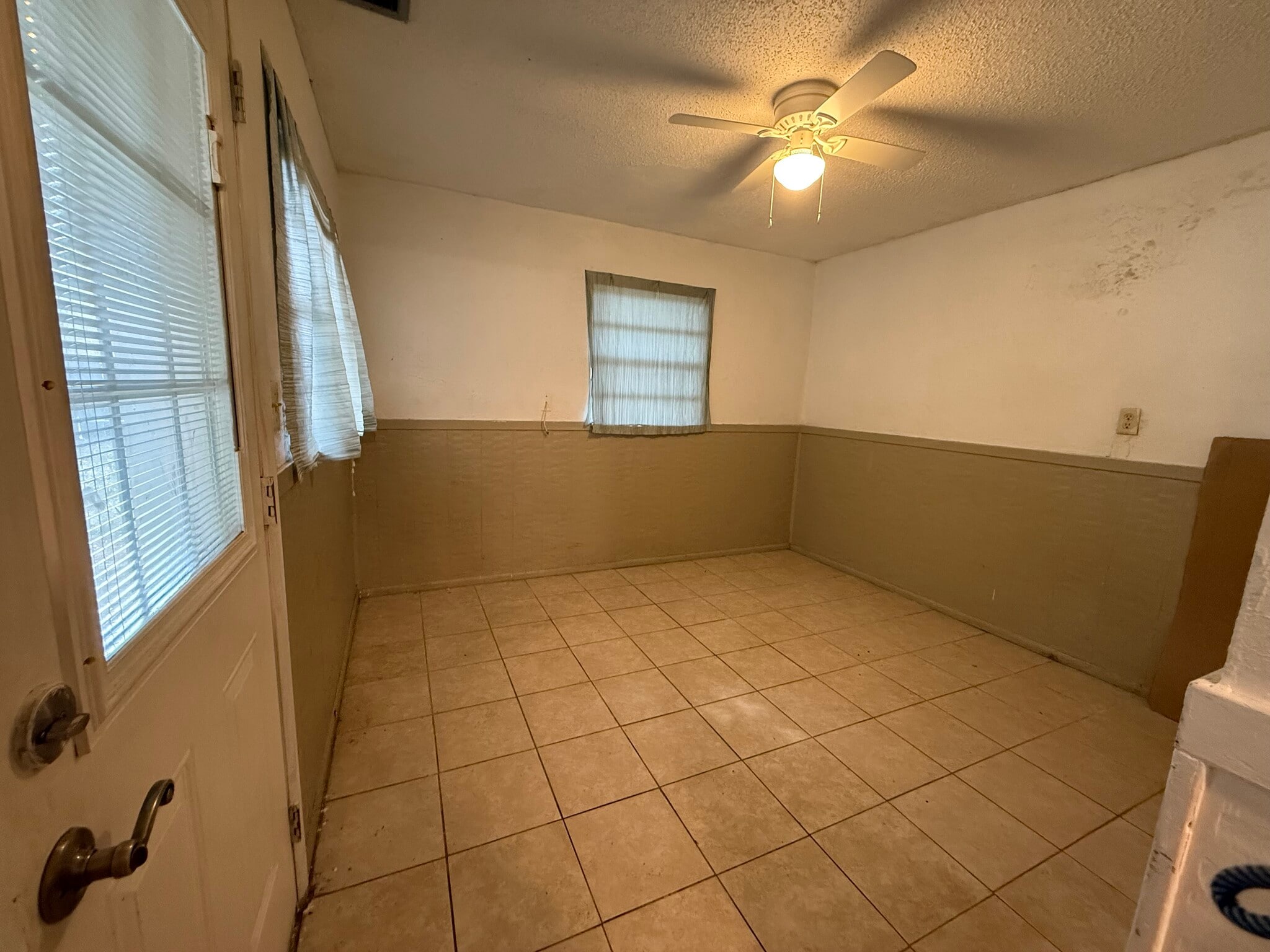 Building Photo - 6733 Fern Cir