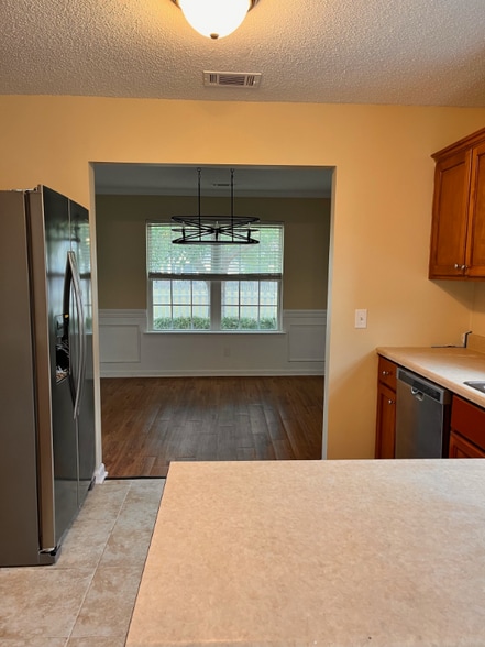 Building Photo - 232 Pampas Dr