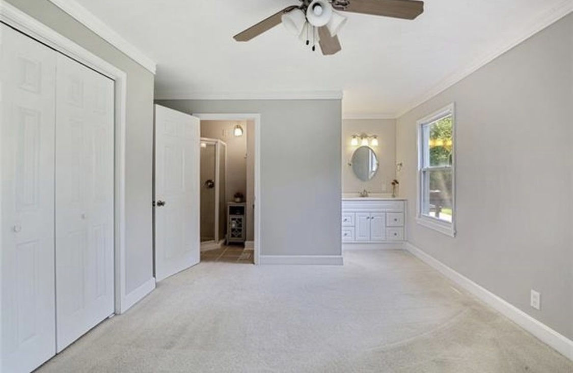 Master Bedroom/Bathroom - 8416 State Line Rd