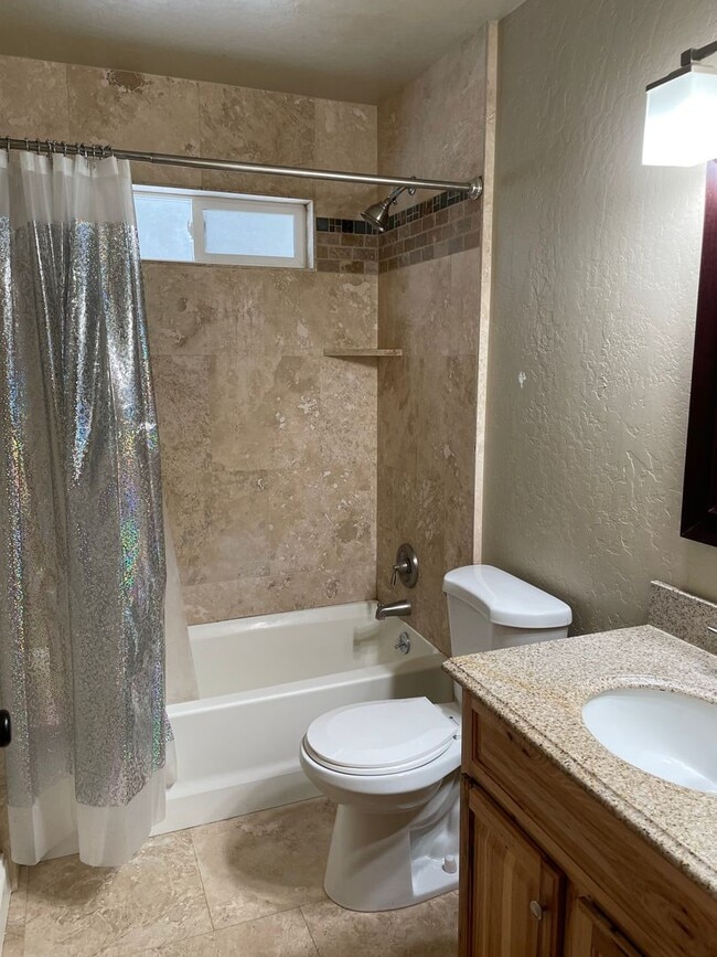 Building Photo - 3 Bed, 2 Bath with Garage - Beautiful Montgomery Estates Chalet off Pioneer Trail