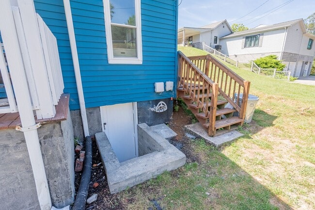 Building Photo - Charming updated 2 bedroom 1 bath home in Narrows VA