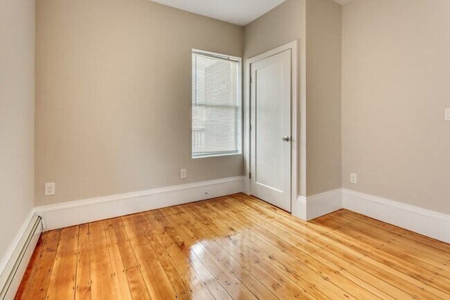 Building Photo - 8 Shetland St