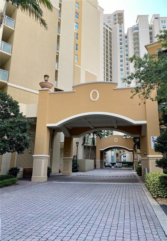 Building Photo - 3330 NE 190th St