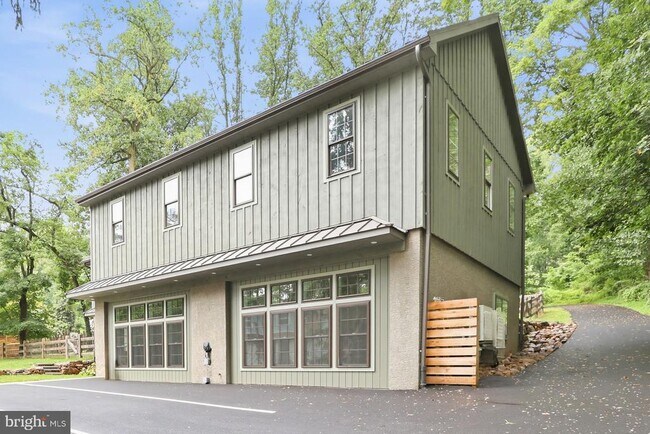 Building Photo - 5567 Pennell Rd