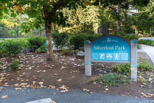 Building Photo - Luxury 4 bed 4 bath home in Lakemont, Bellevue