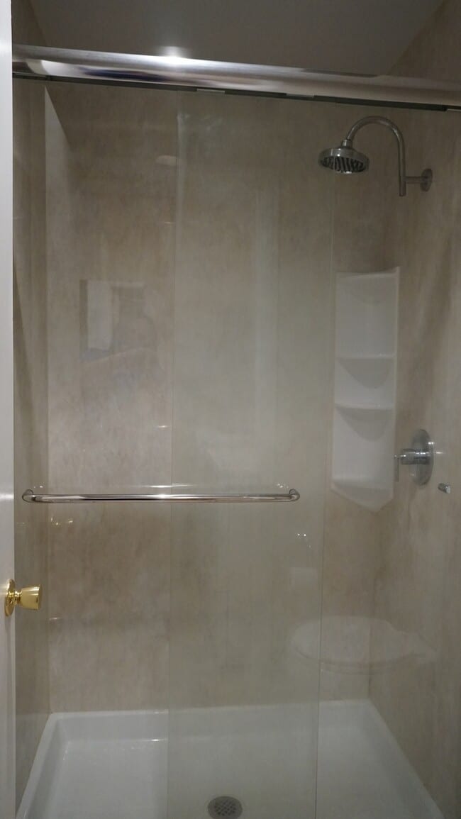 Building Photo - Charming 2 bed, 2.5 ba, 1250 sq. ft. duple...