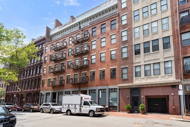 Building Photo - 130 Fulton St